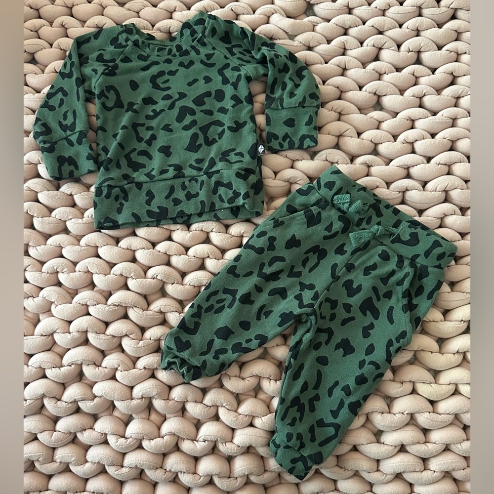 Kyte Baby 0-3m green leopard 2 piece set